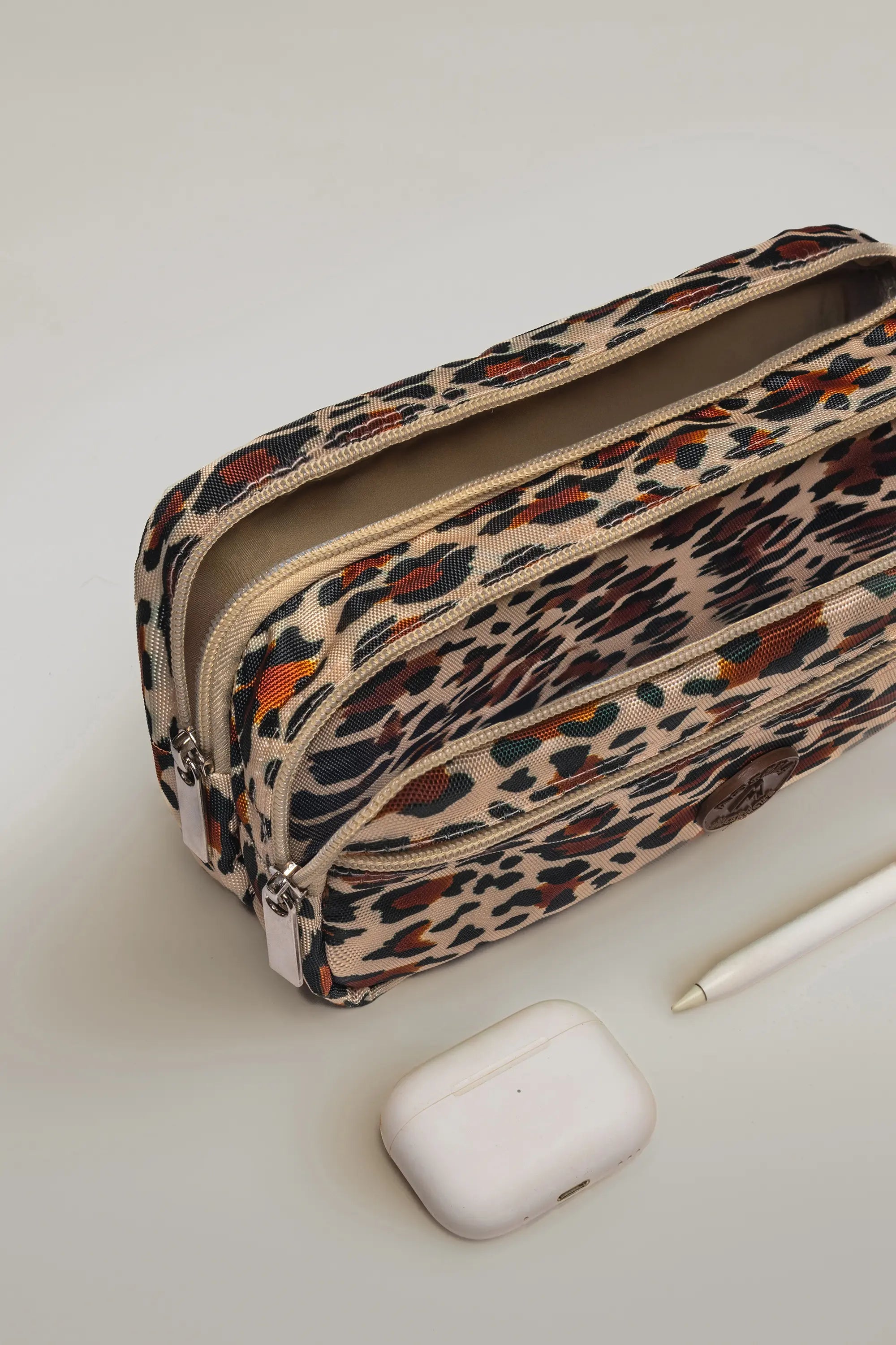 CARTUCHERA ORGANIZADORA CASUAL ANIMAL PRINT