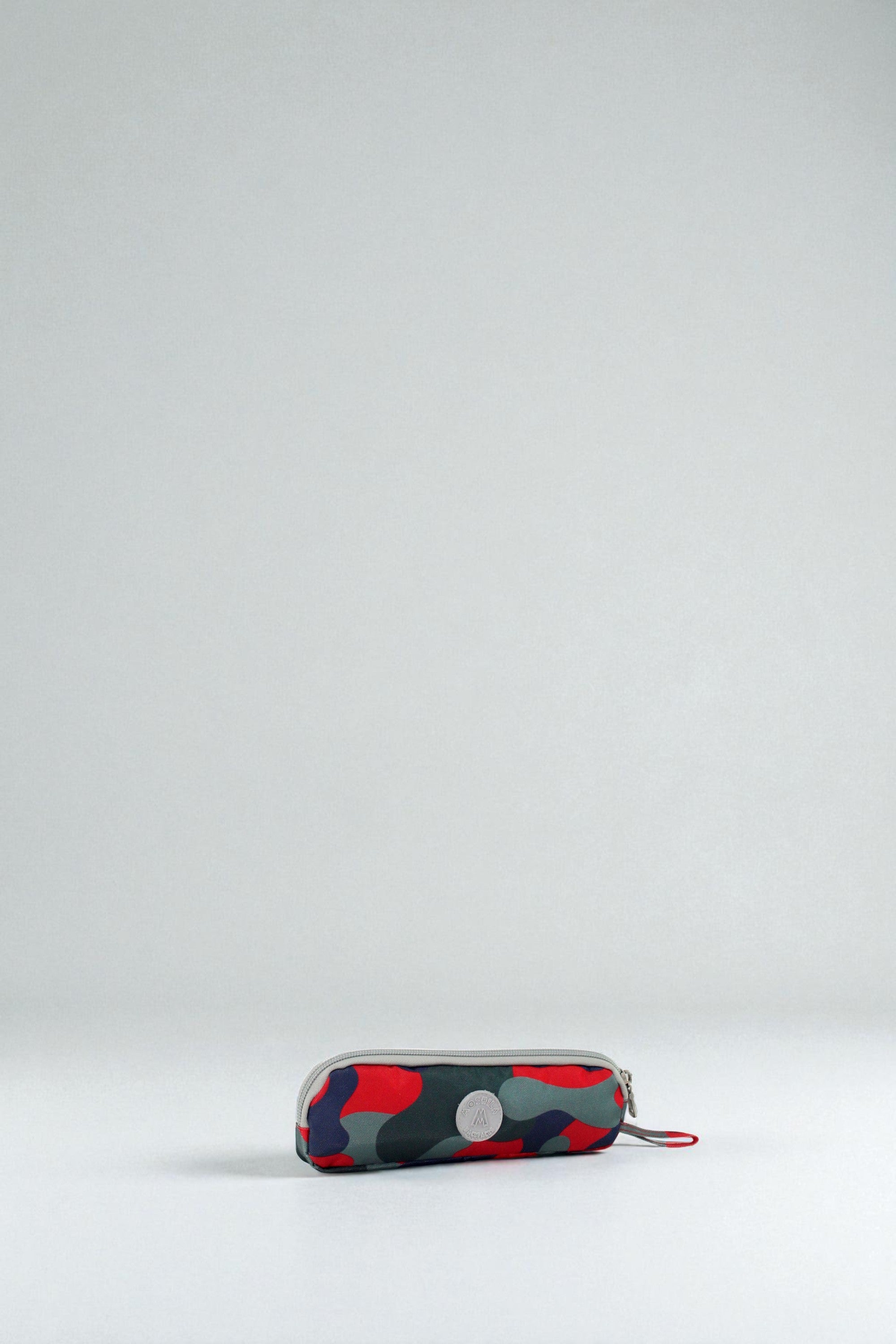 3886 CARTUCHERA MOSHILA UNIVERSITARIA ESTAMPADA ROJO CAMUFLADO