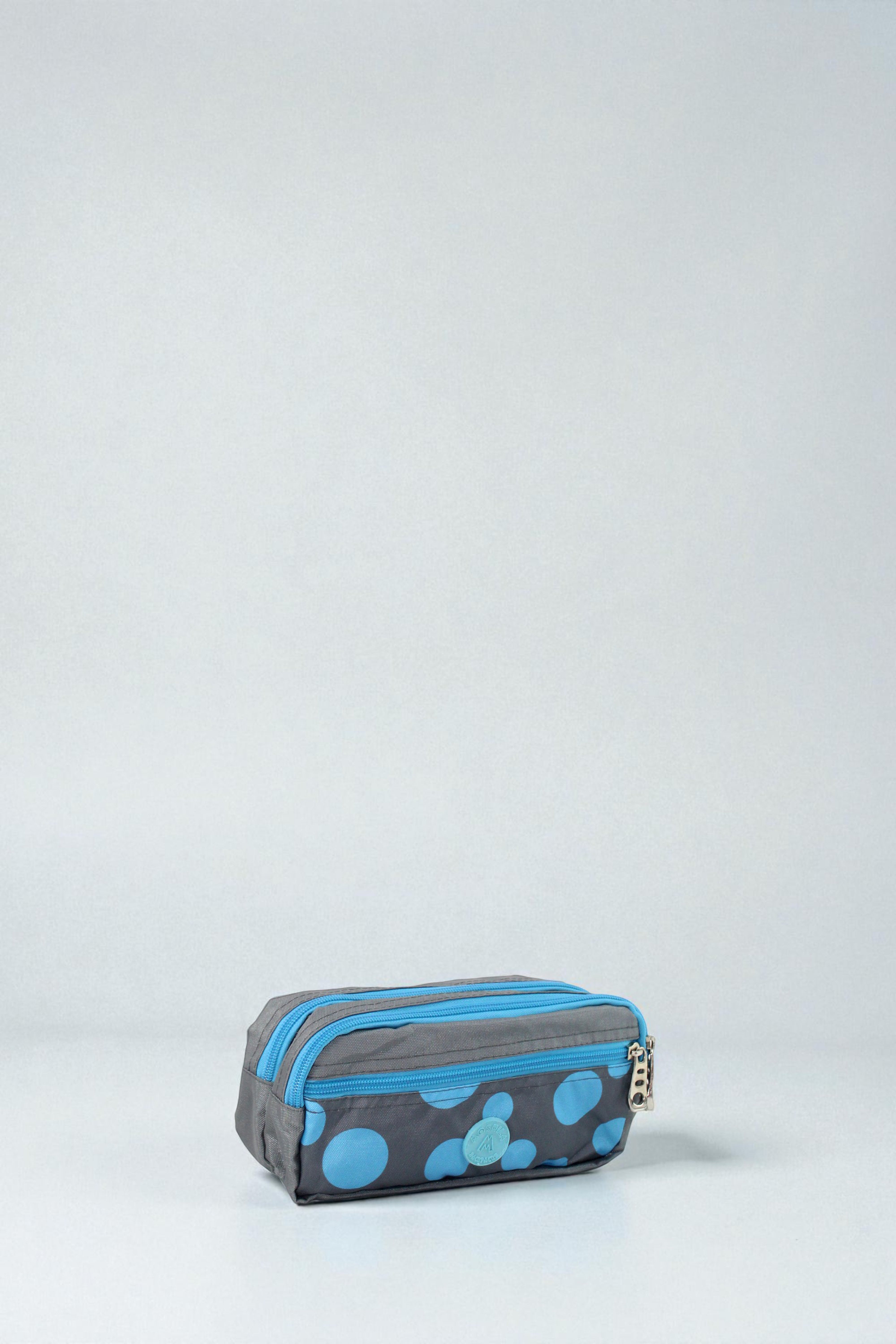 3890 CARTUCHERA MOSHILA ESTAMPADA GRIS PUNTOS